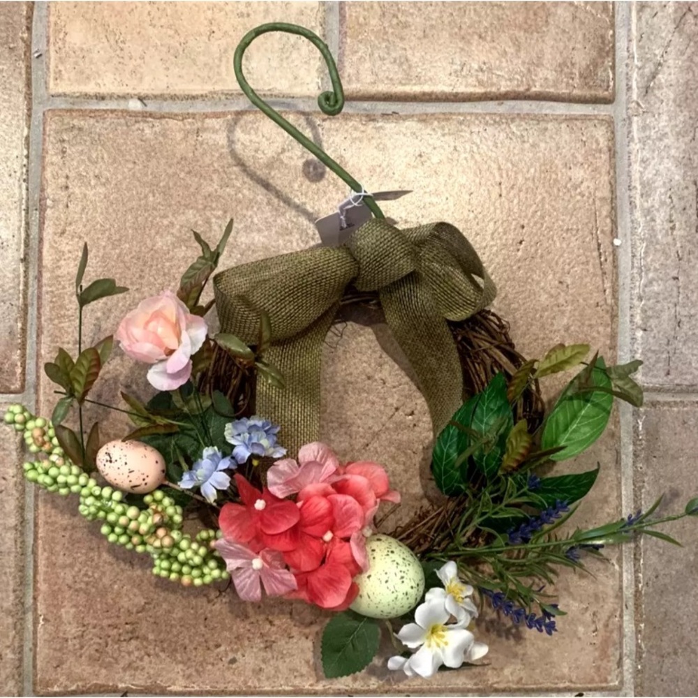 Pier 1 Farm House Spring  Floral Vine Wreath NWT